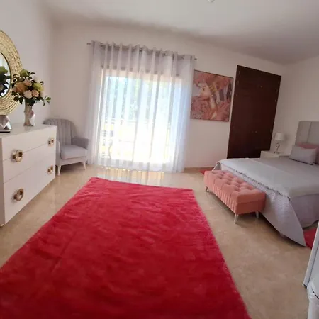 Casa Branca Pinhal * Nazare